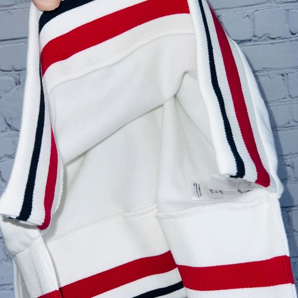 |•TOMMY HILFIGER•| WhiteV-Neck Overized Cropped Sweatshirt Size XS - Picture 10 of 16